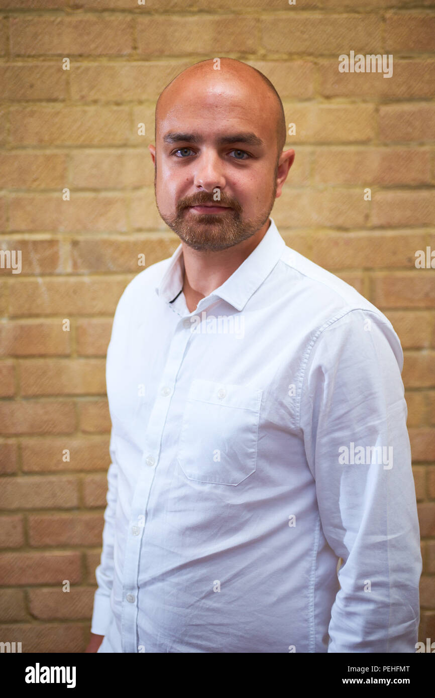 Auto-édité auteur Adam à l'BeaconLit Croft Book Festival à Ivinghoe Banque D'Images