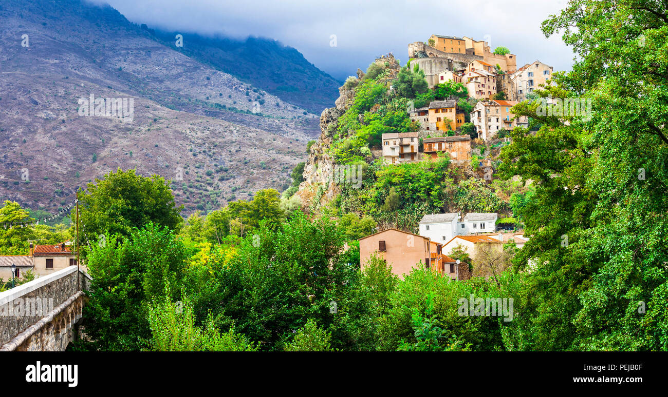 Corte impressionnant,village avec vue château et maisons.Corse,France. Banque D'Images