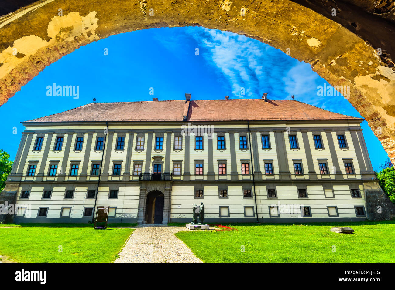 Vue panoramique à l'architecture de marbre à Cakovec vieille ville, le nord de la Croatie. Banque D'Images