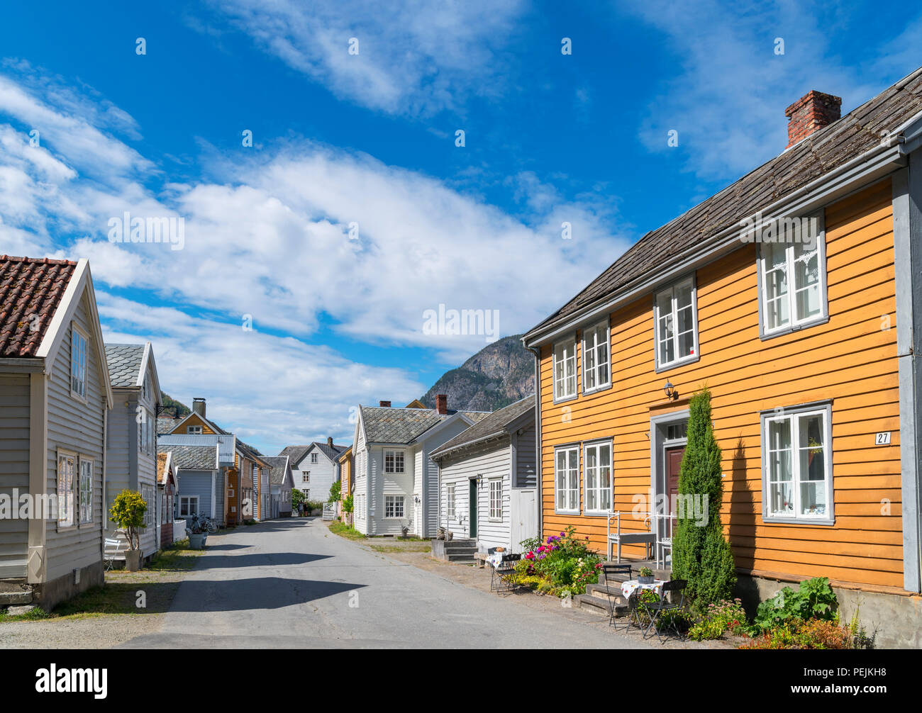 Maisons en bois traditionnelles à Laerdal (Laerdalsøyri), Sogn og Fjordane, Norvège Banque D'Images