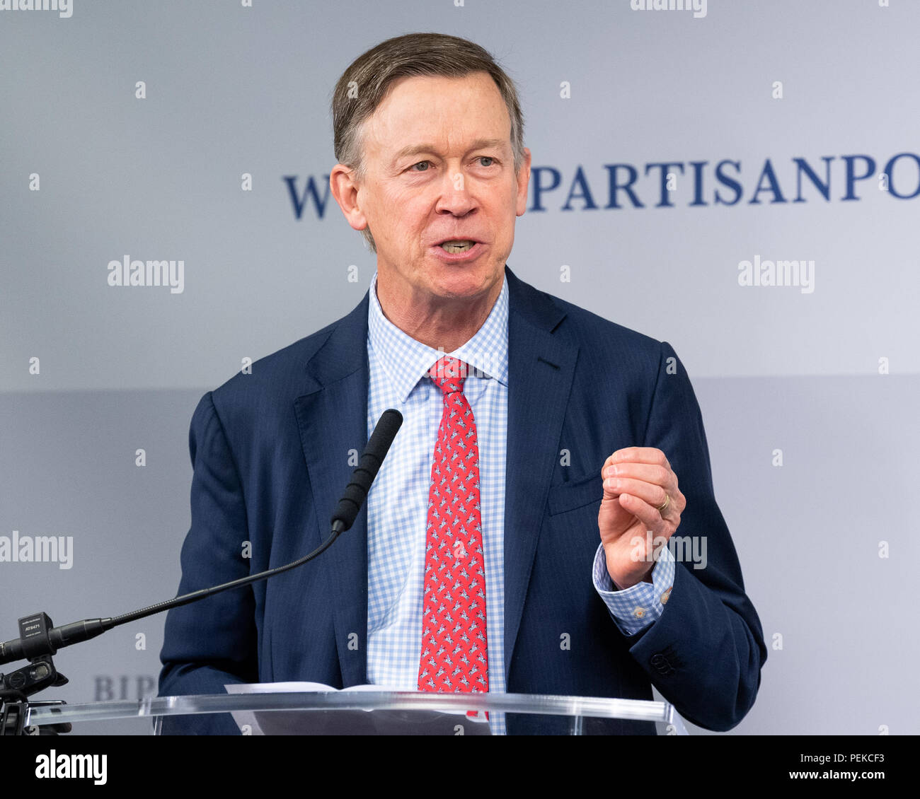 John Hickenlooper, gouverneur de Californie, lors de la restauration de la démocratie de notre programme à la politique bipartite Center à Washington, DC Le 17 avril Banque D'Images