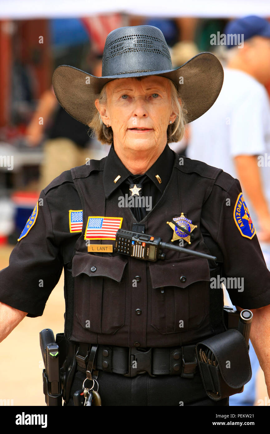 Arizona femme lieutenant des Rangers lors de l'Assemblée Doc Holiday event  à Tombstone Photo Stock - Alamy