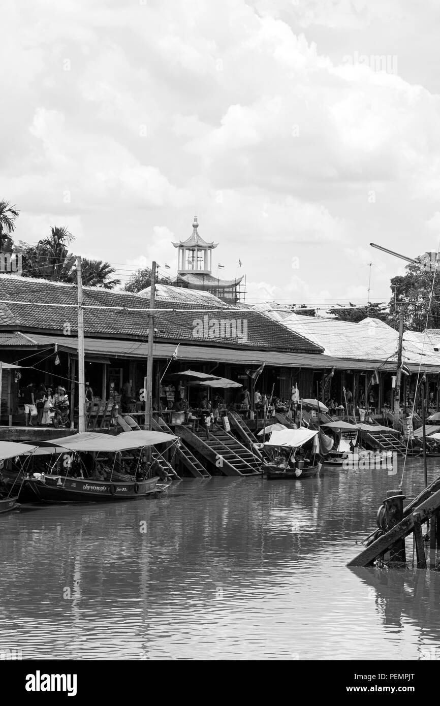 Un phawa marché flottant de la Thaïlande destination tourisme outdoor noir blanc Banque D'Images