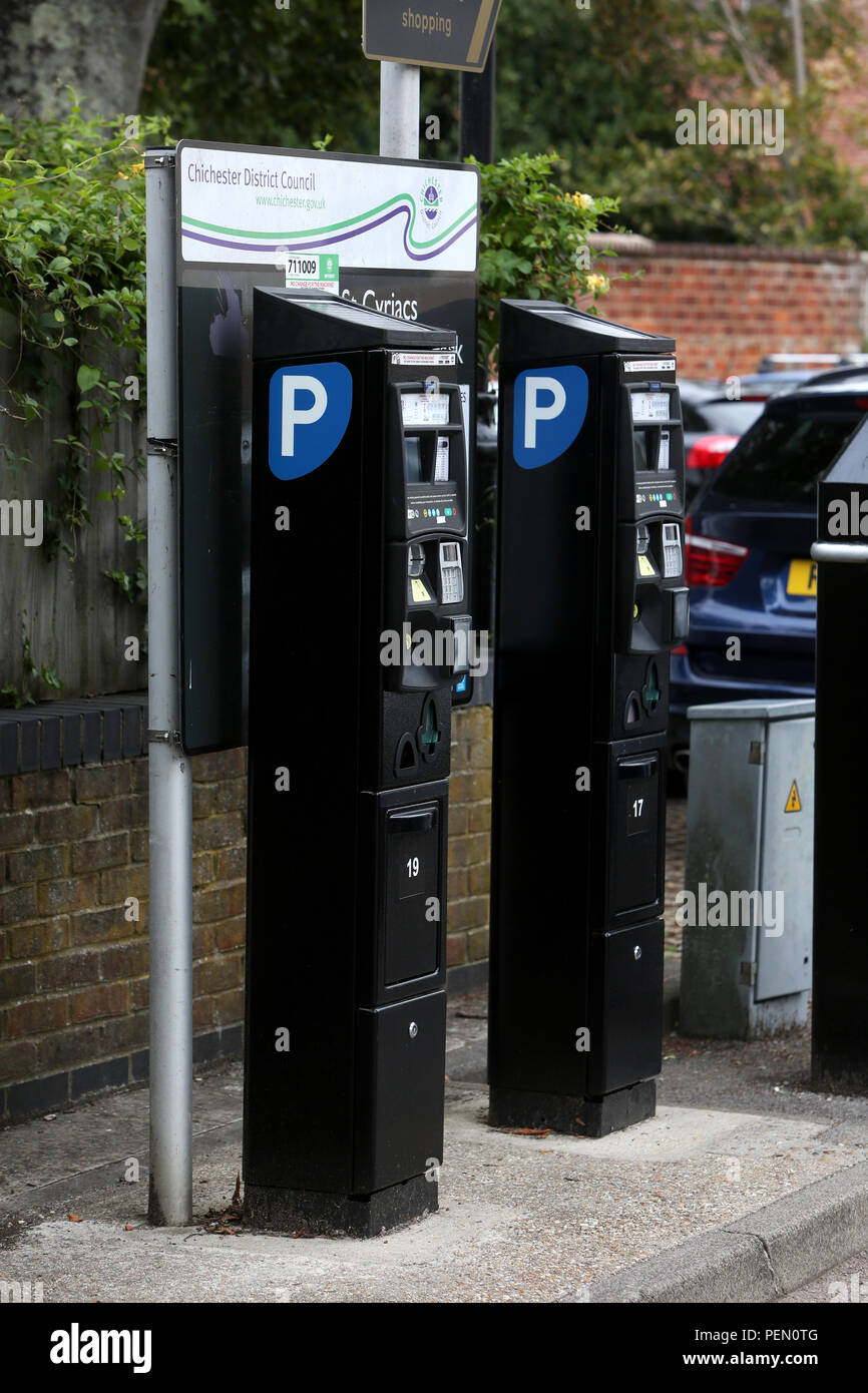 Vues générales de stationnement dans Chichester, West Sussex, UK. Banque D'Images