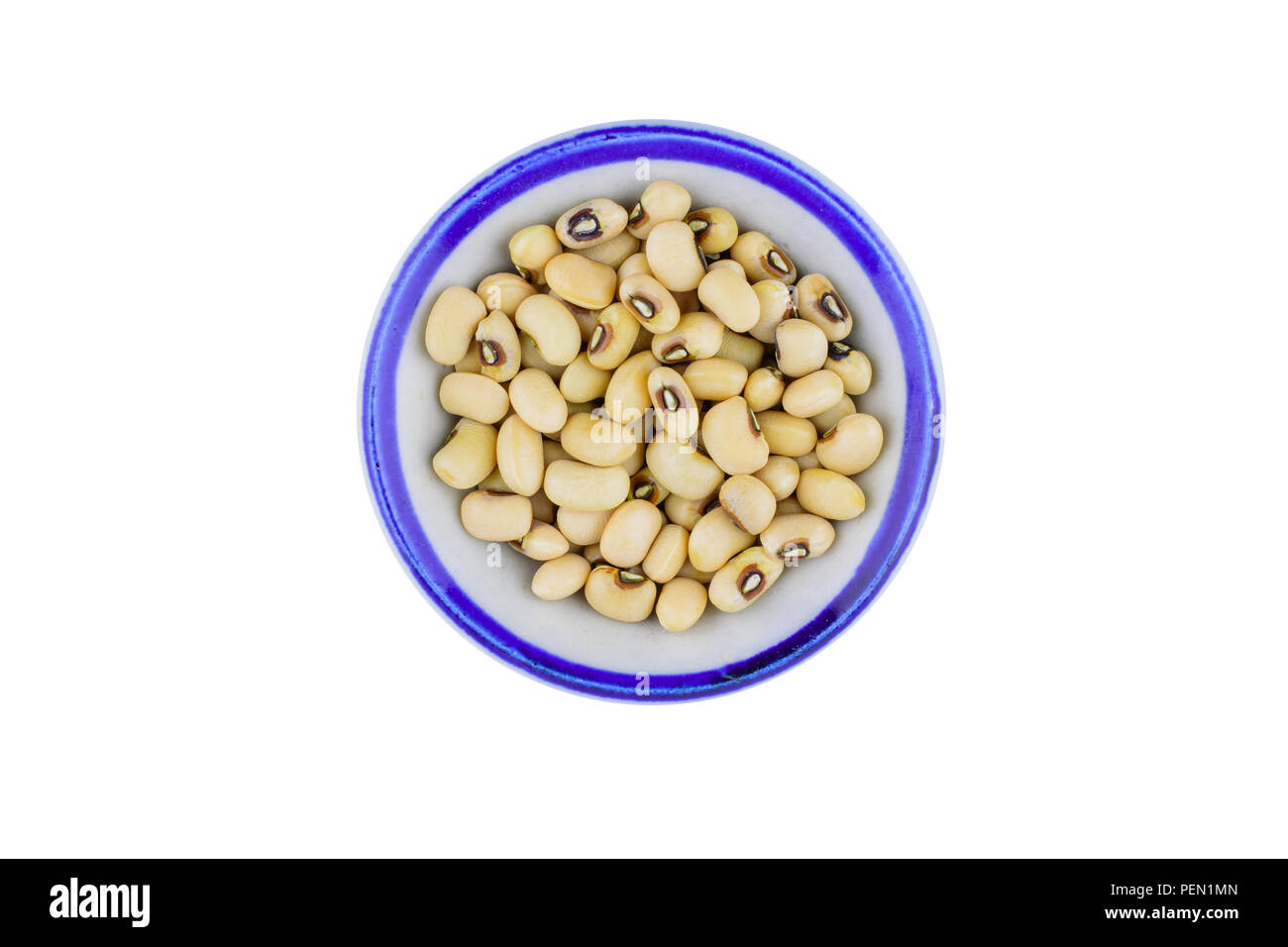 Haricots blancs dans un bol isolé sur fond blanc avec chemin de coupure de l'alimentation et la nutrition saine.concept. Banque D'Images