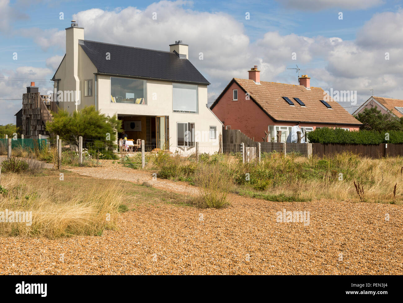 Ronina, ancien MOD chambre redessiné par les architectes Banque Casswell sur la plage à Shingle Street, Suffolk, Angleterre, RU Banque D'Images