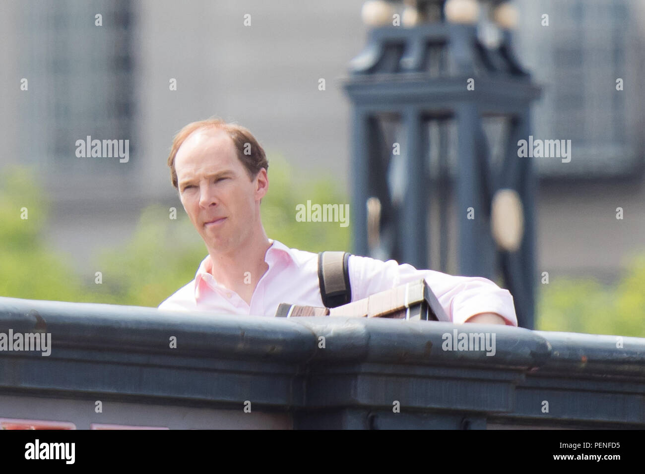 Benedict Cumberbatch sur Lambeth Bridge, Londres, tournage des scènes dramatiques de Channel 4 'Brexit', dans lequel Cumberbatch joue Dominic Cummings. En vedette : Benedict Cumberbatch Où : London, Royaume-Uni Quand : 16 Oct 2018 Source : WENN.com Banque D'Images