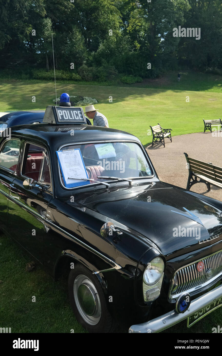 Classic 1960 préfet Ford Voiture de police Banque D'Images
