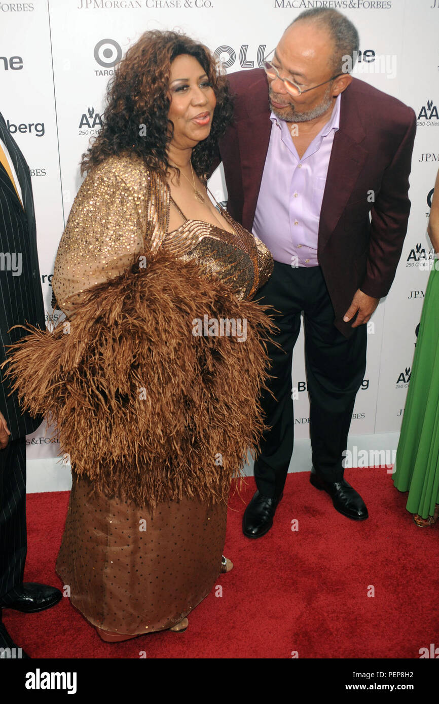 Fichier : 16e Août 2018. Aretha Franklin |décède à l'âge de 76 ans. Photo prise : NEW YORK - Le 12 janvier : Aretha Franklin, New York City. 12 janvier 2012 People : Aretha Franklin Credit : tempêtes Media Group/Alamy Live News Banque D'Images