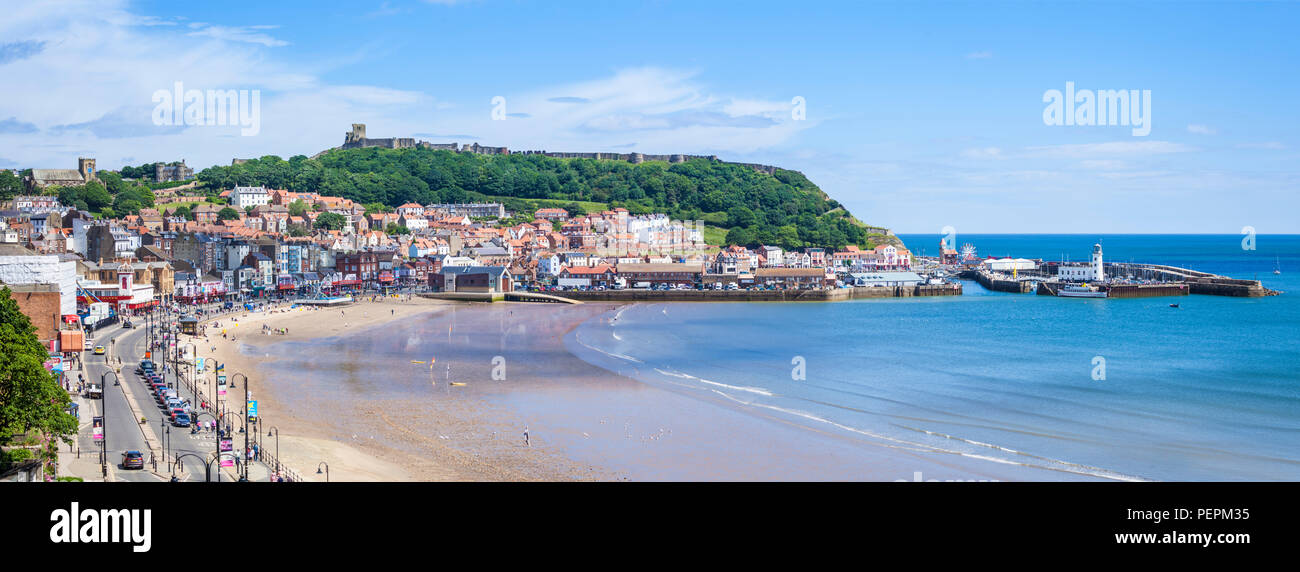 South bay beach et Scarborough harbour front de mer à Scarborough angleterre nord Yorkshire yorkshire uk scarborough go europe Banque D'Images