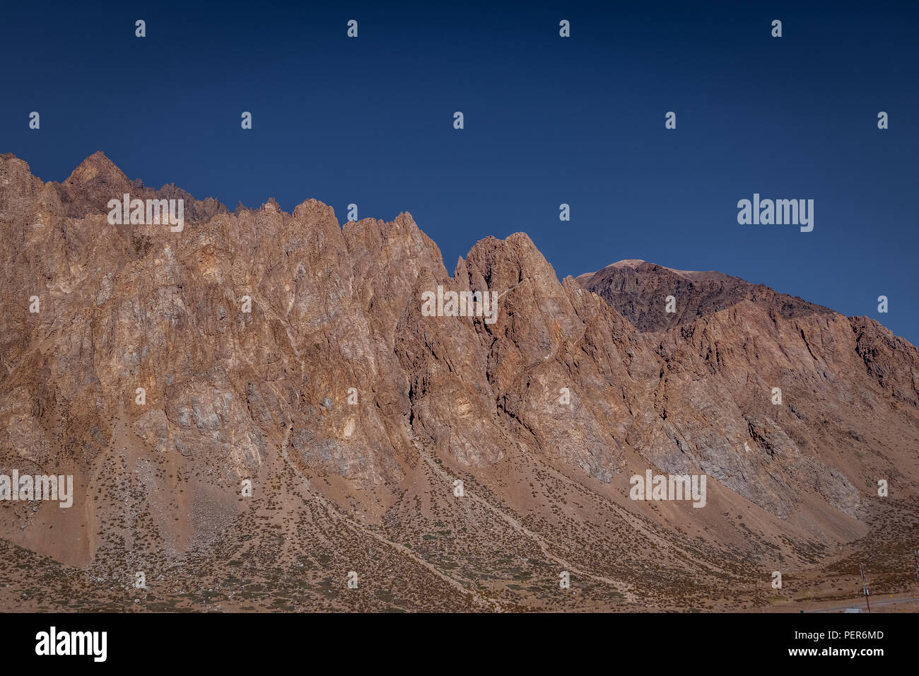 Montagnes près de Los Penitentes en été à Cordillera de los Andes - La Province de Mendoza, Argentine Banque D'Images