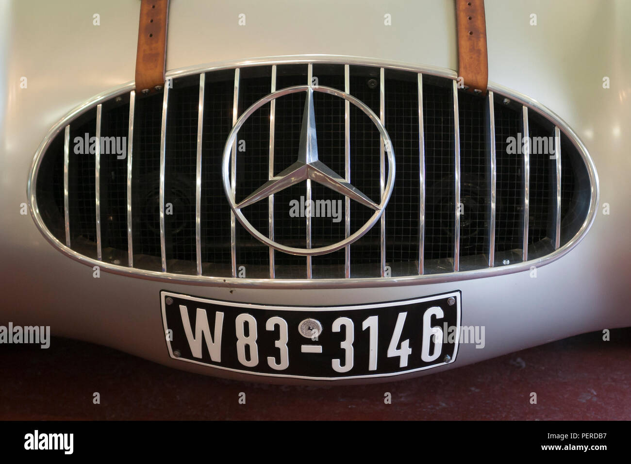 La grille avant d'une Mercedes SK4225 à la Collection Grand prix Donington Park Banque D'Images