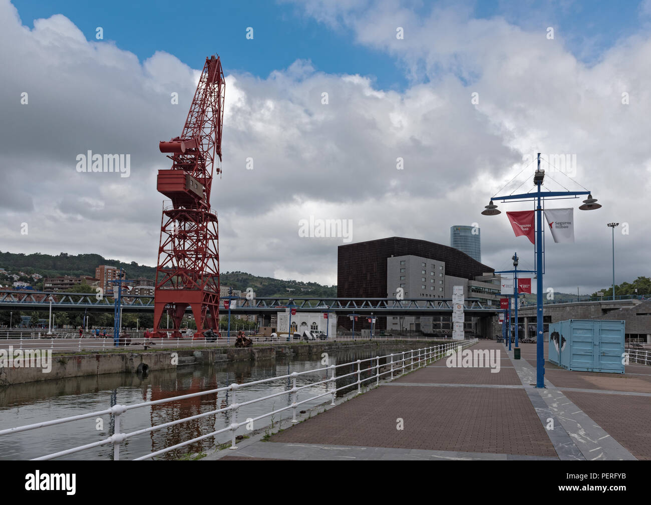 Vue sur le musée maritime de Bilbao, Espagne. Banque D'Images