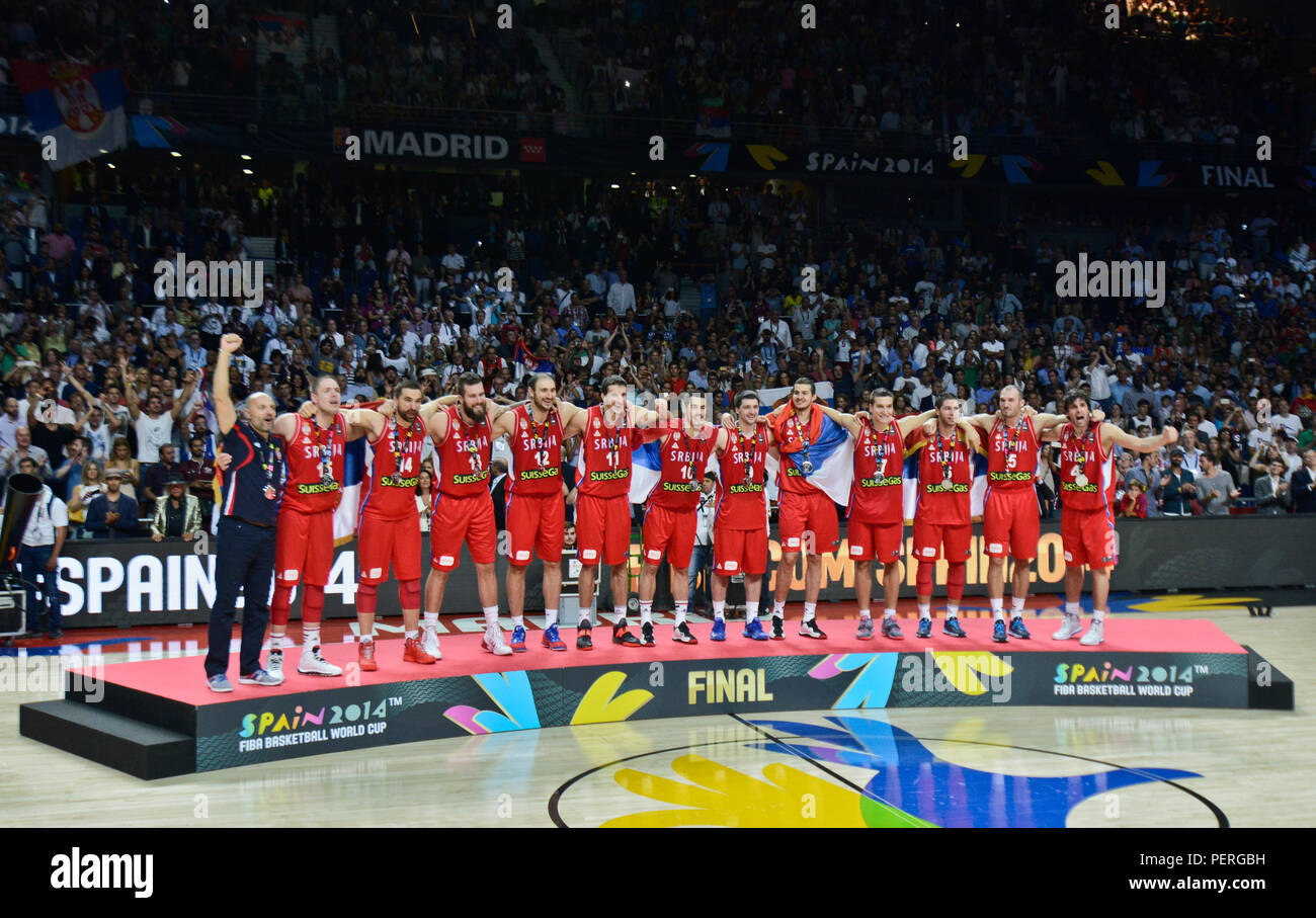 L'Équipe nationale de Serbie célèbre la deuxième place à la Coupe du Monde de Basket-ball de la FIBA, l'Espagne 2014 Banque D'Images