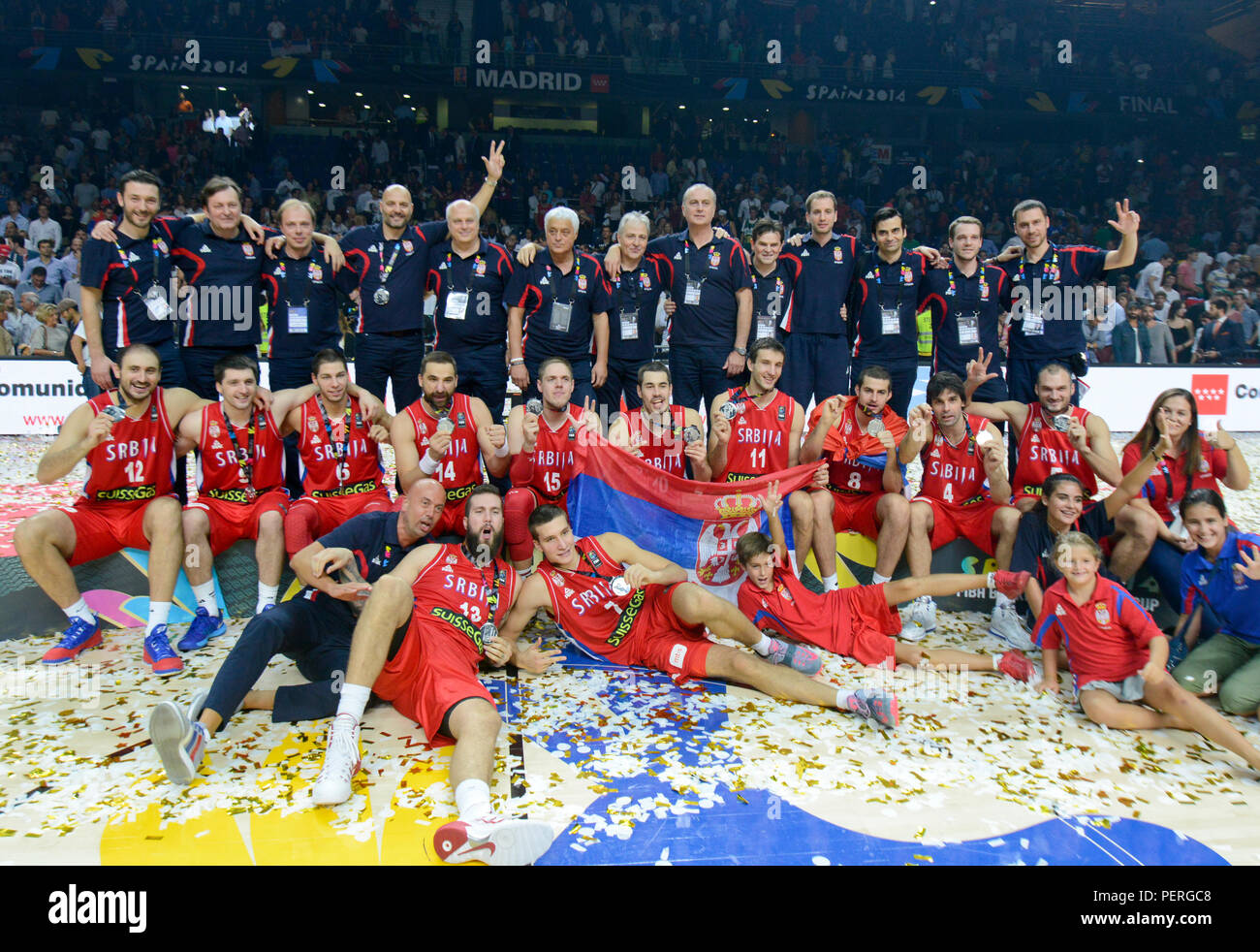 L'Équipe nationale de Serbie célèbre la deuxième place à la Coupe du Monde de Basket-ball de la FIBA, l'Espagne 2014 Banque D'Images