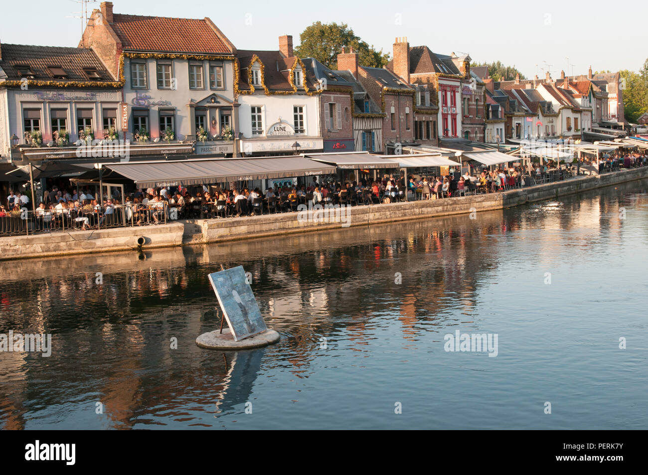 Saint-Leu, Amiens, France, cafés et restaurants le long du canal dans la Venise du Nord Banque D'Images