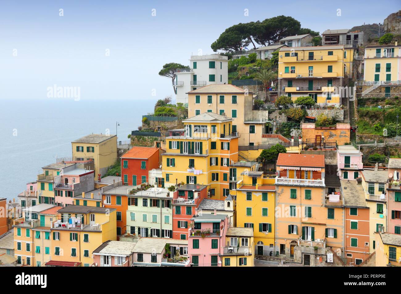 Cinque Terre, Italie. Riomaggiore, village de pêcheurs sur la Liste du patrimoine mondial de l'UNESCO. Banque D'Images