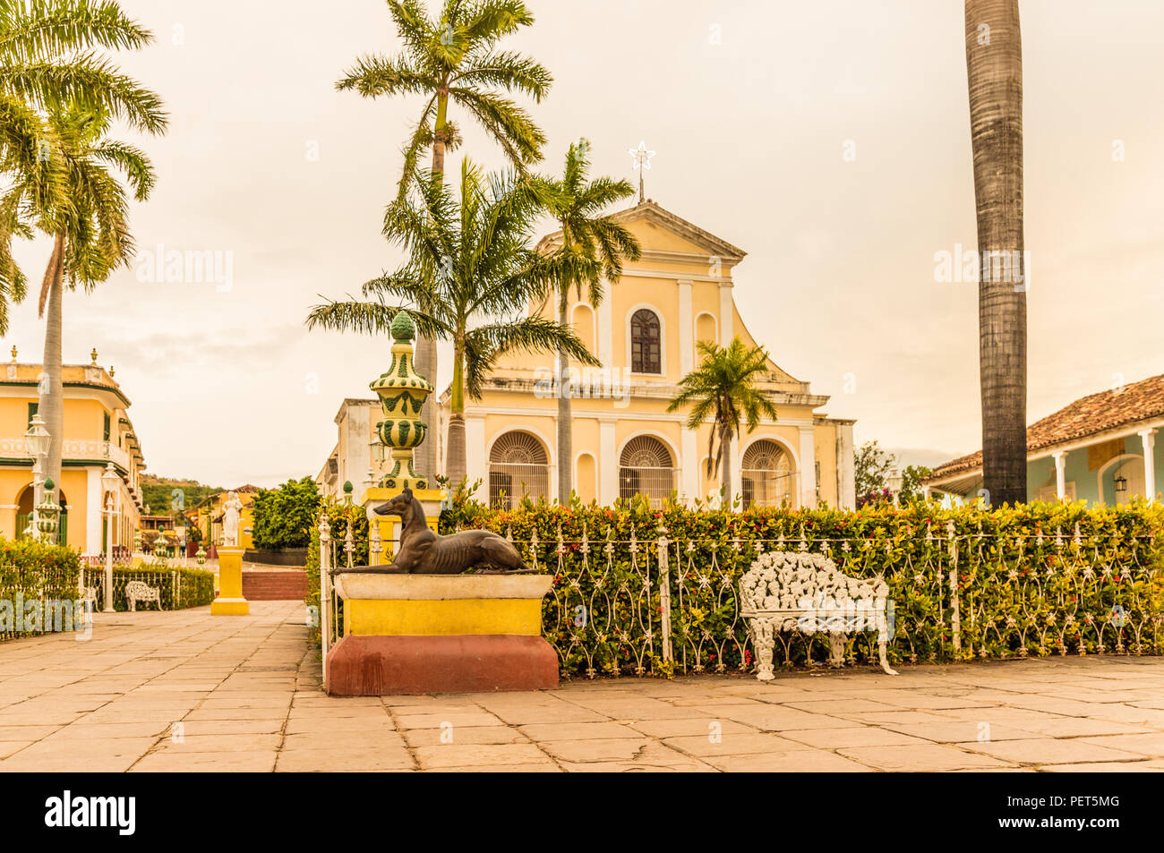 Une vue typique de la Plaza Major in Trinidad à Cuba. Banque D'Images