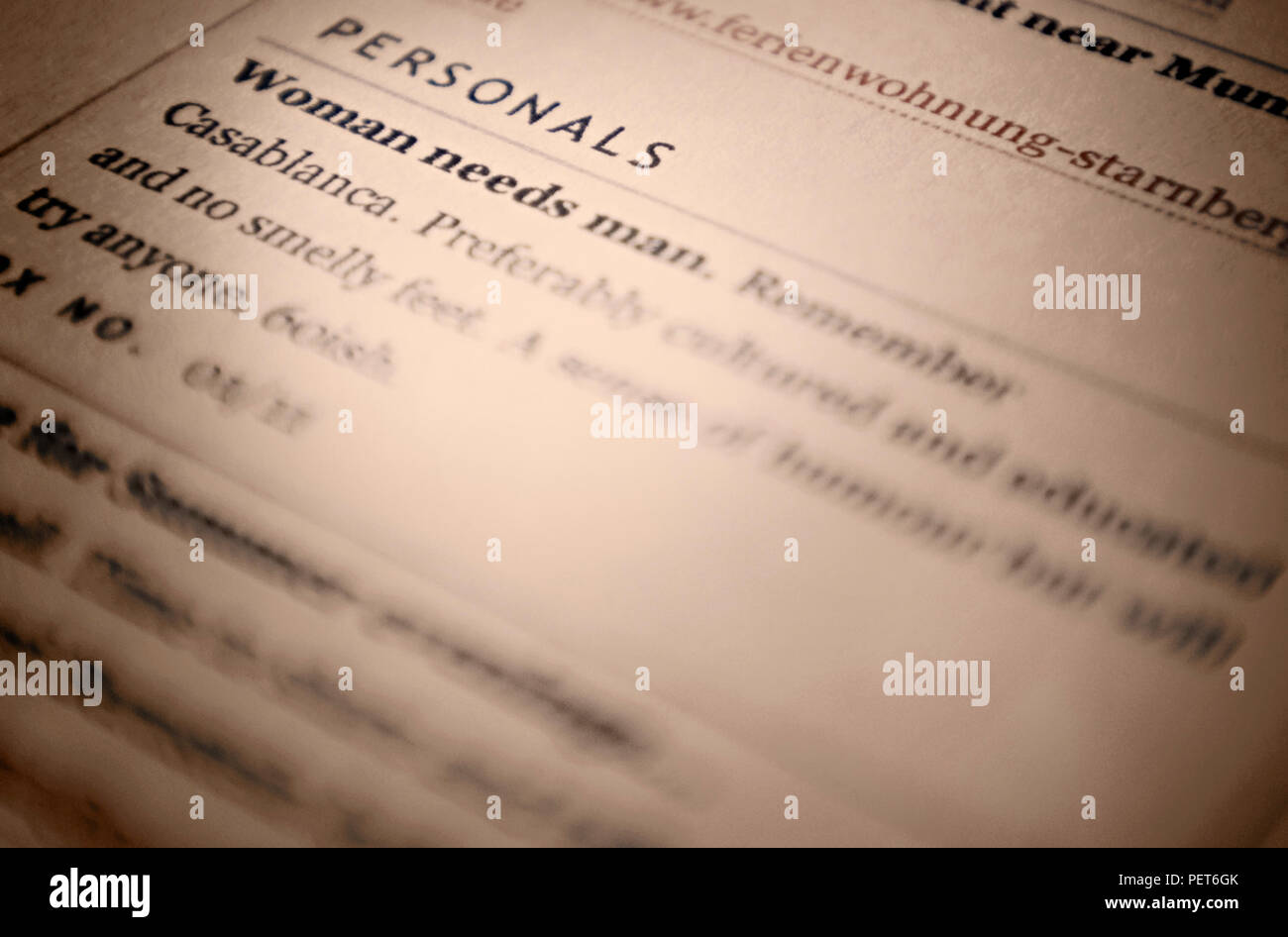 Annonce Personnelle : 'la femme a besoin d'un homme' Banque D'Images