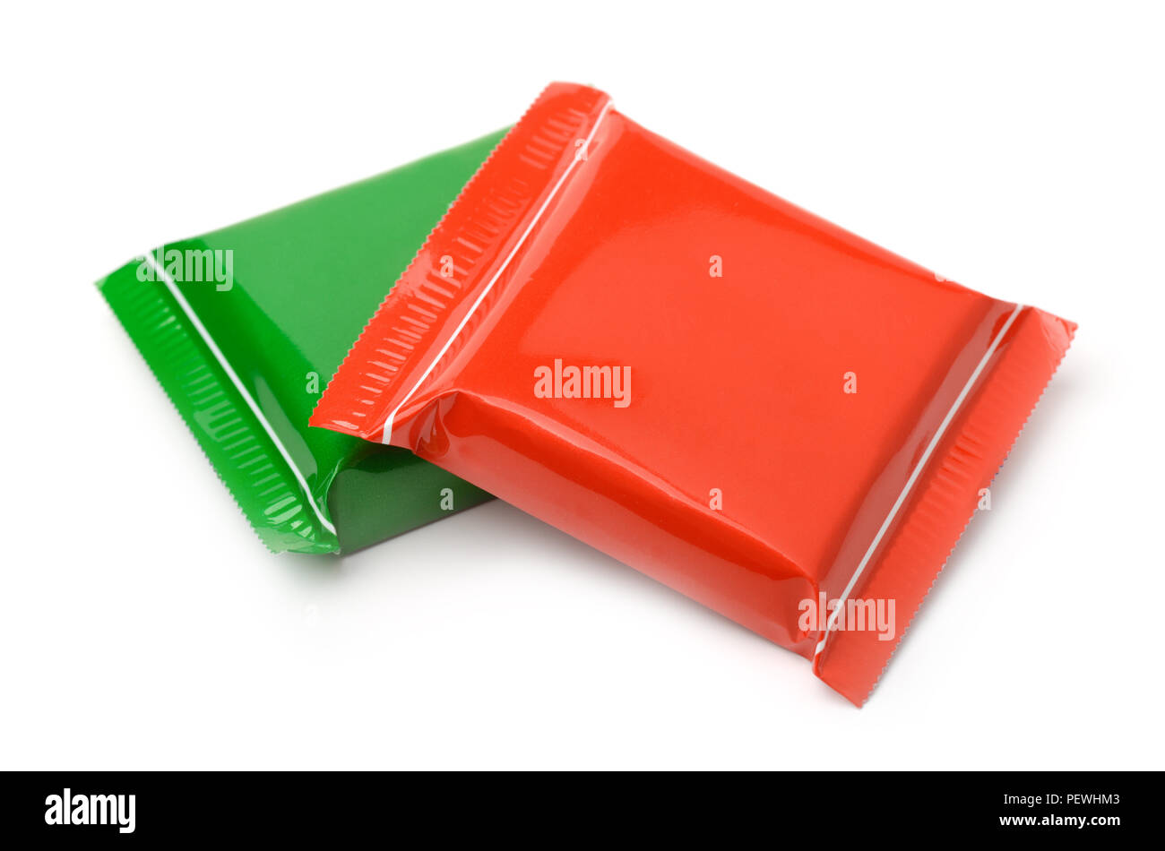 Le rouge et le vert des sacs en plastique alimentaire isolated on white Banque D'Images