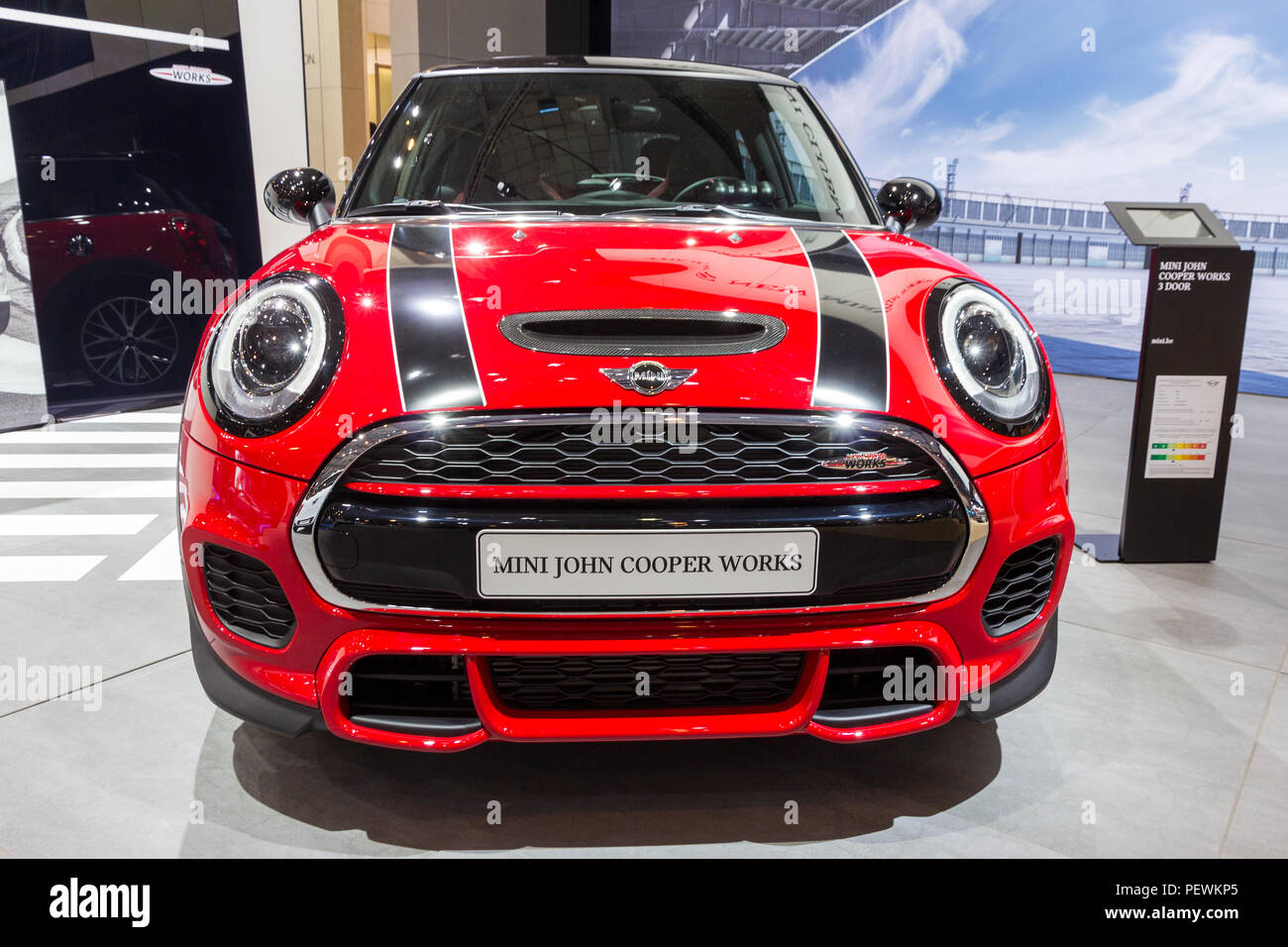 Bruxelles - Jan 12, 2016 : voiture Mini Cooper en vedette à l'Automobile de Bruxelles. Banque D'Images