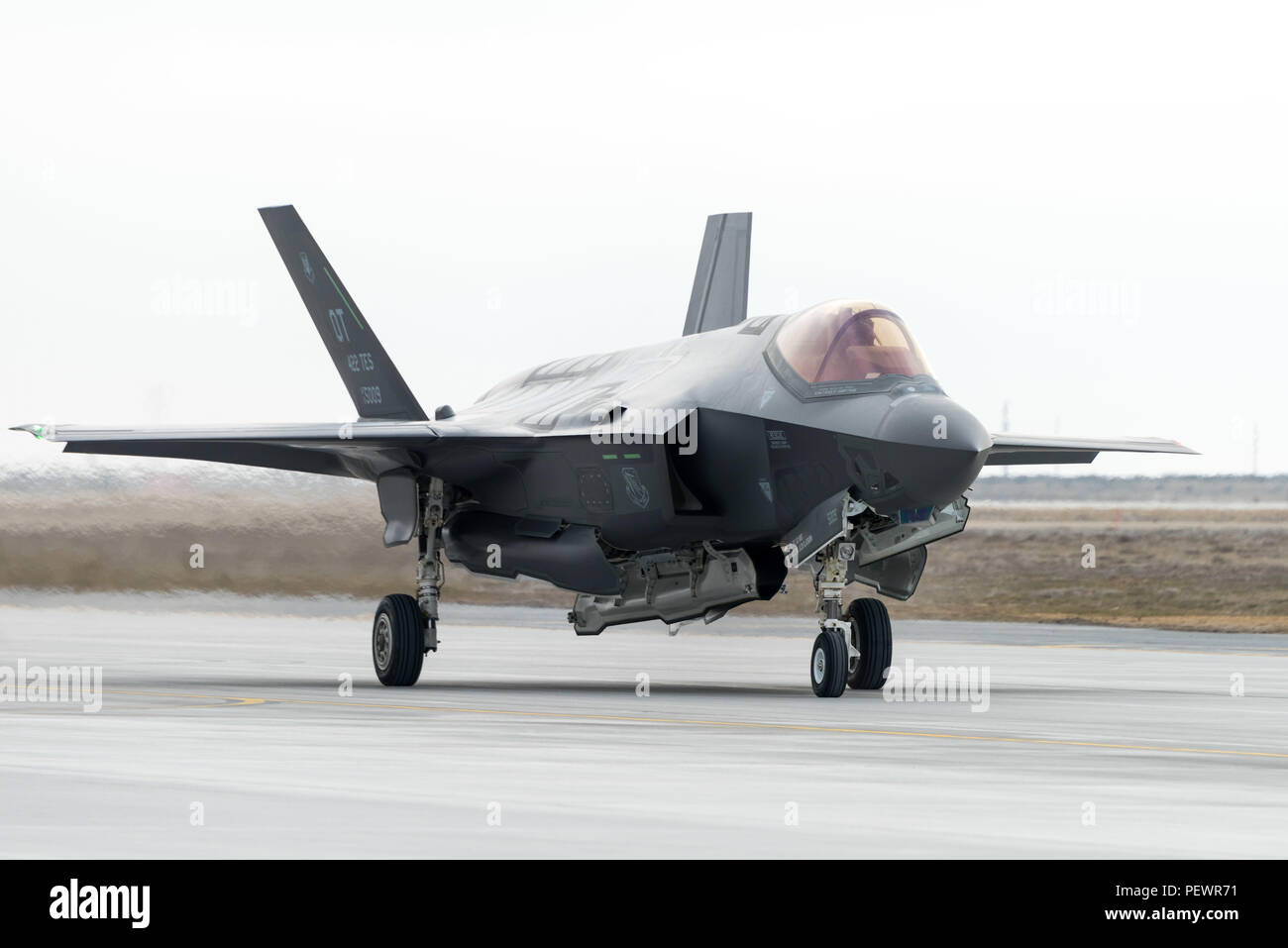 F35-A est arrivée à Mountain Home Air Force Base, Texas, le 8 février 2016. Des capacités de guerre électronique avancée activer le F-35 pour localiser et suivre les forces ennemies, les contre-attaques et de perturber les radars. (U.S. Air Force photo par un membre de la 1re classe Connor J. Marth/libérés) Banque D'Images