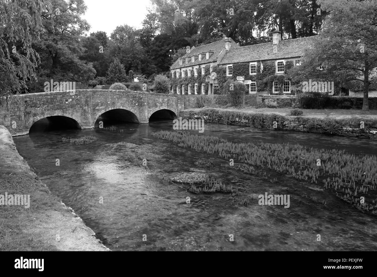 L'hôtel Swan Bibury, village, Cotswolds Gloucestershire, Angleterre, RU Banque D'Images