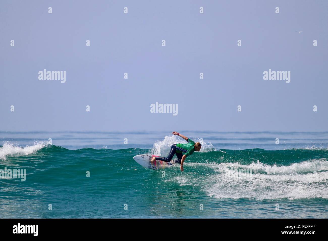 Tyler Gunter concurrentes dans l'US Open de surf 2018 Banque D'Images