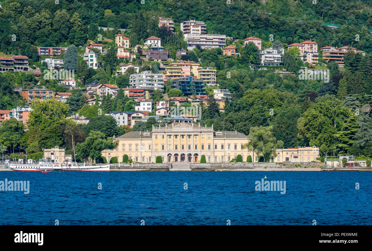 La belle Villa Olmo vu depuis le ferry, sur le lac de Côme, Lombardie, Italie. Banque D'Images