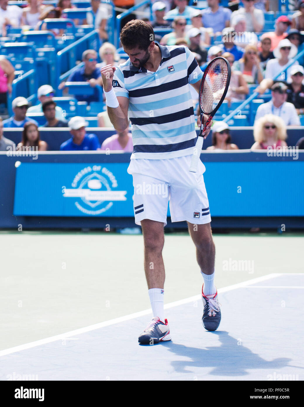 Ohio, États-Unis. 18 août 2018. Marin Cilic (CRO) célèbre un point contre Novak Djokovic (SRB) à l'Open Western Southern à Mason, Ohio, États-Unis. Brent Clark/Alamy Live News Banque D'Images