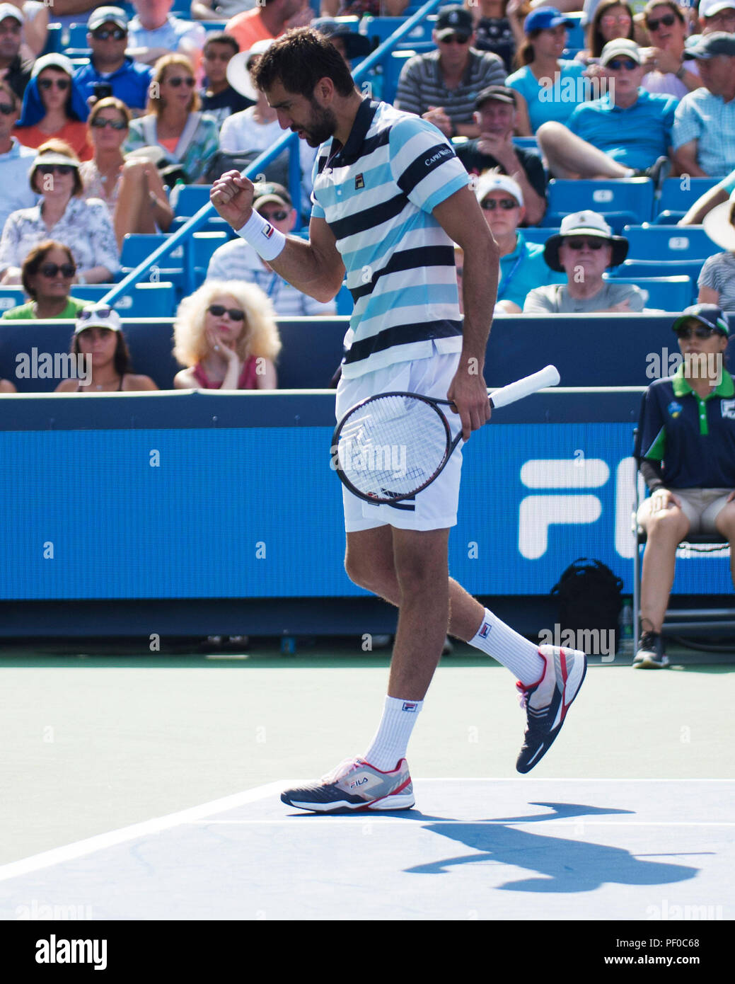 Ohio, États-Unis. 18 août 2018. Marin Cilic (CRO) célèbre un point contre Novak Djokovic (SRB) à l'Open Western Southern à Mason, Ohio, États-Unis. Brent Clark/Alamy Live News Banque D'Images