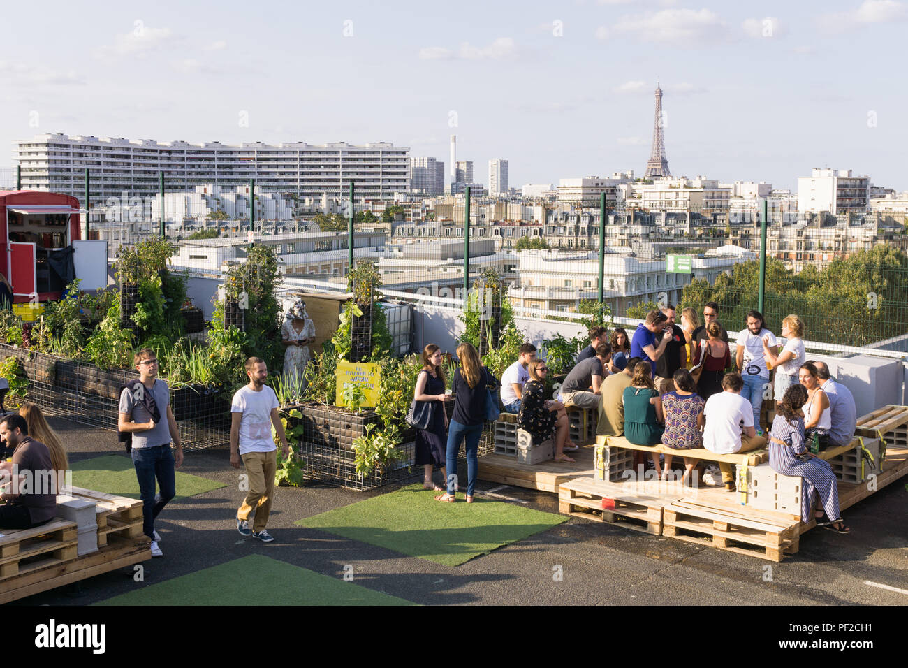 Paris Jardin suspendu Rooftop bar - Jardin suspendu est un bar sur le toit près de la Porte de Versailles. La France, l'Europe. Banque D'Images