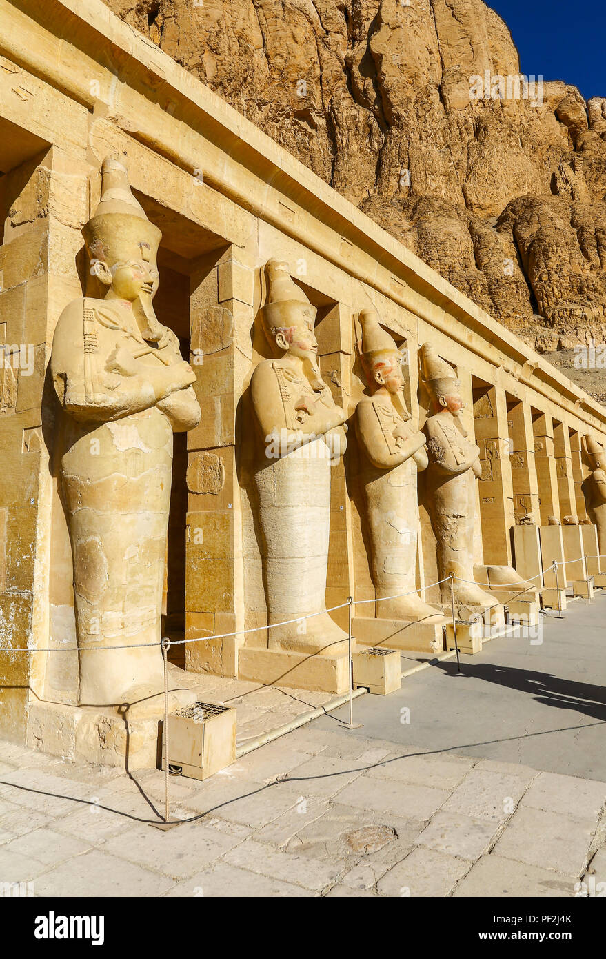 Le temple funéraire d'Hatchepsout, Deir el-Bahari, Louxor, Egypte, Afrique du Sud Banque D'Images