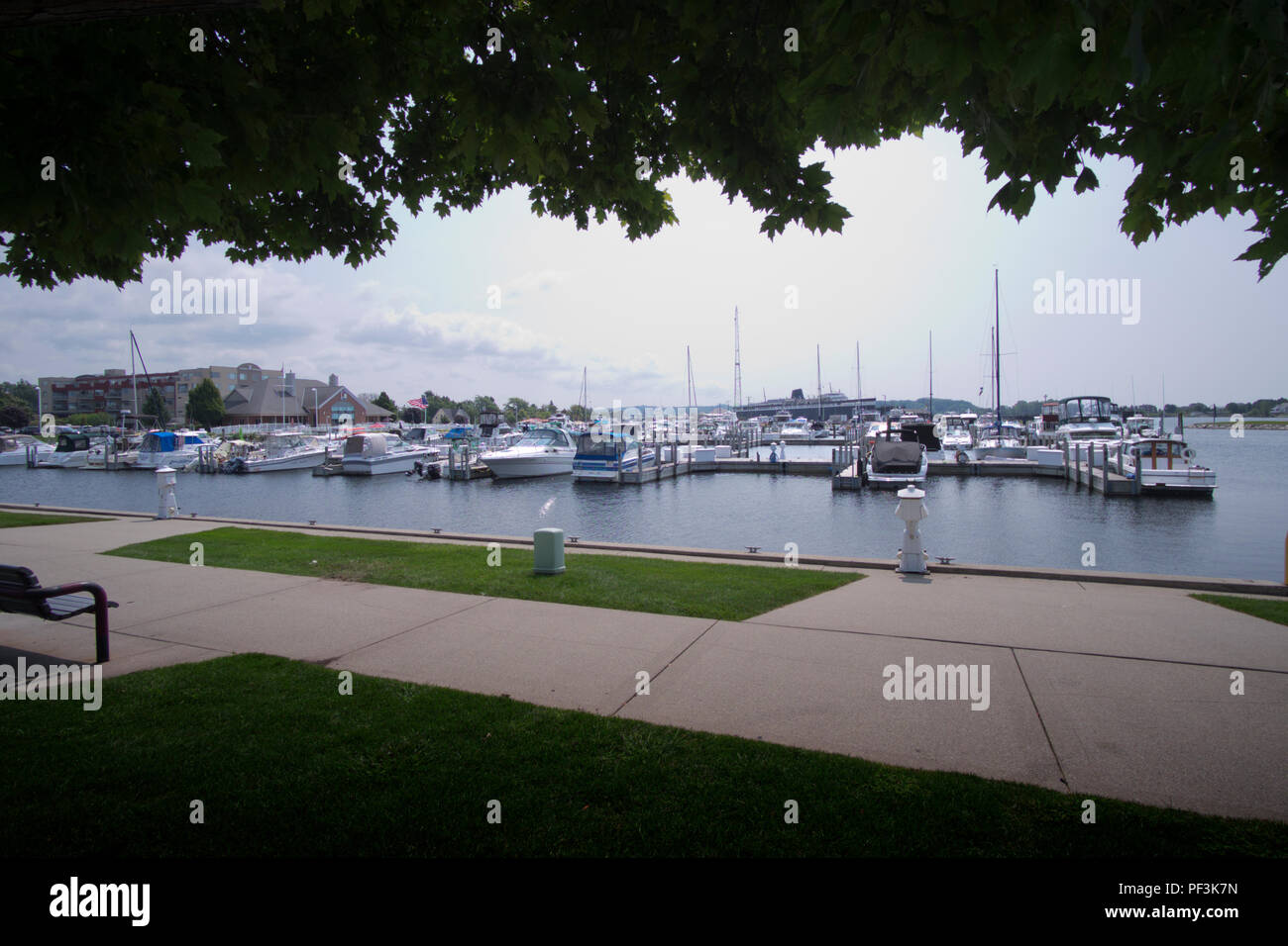 Municipal Marina sur le Pere Marquette Lac à Ludington, Michigan, USA. Banque D'Images