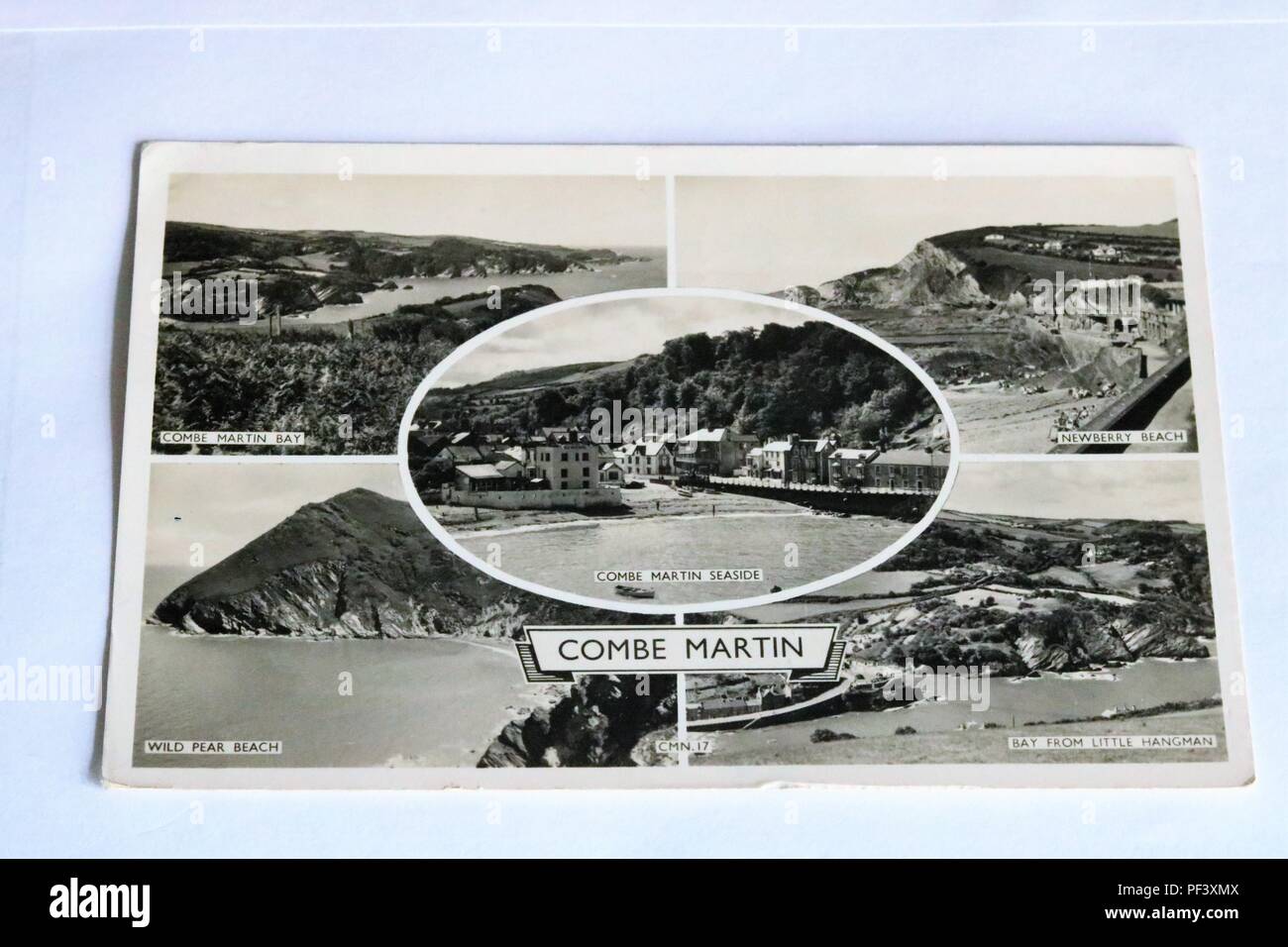 Photo en noir et blanc Carte postale montrant Combe Martin, Devon, UK montrant différentes scènes Banque D'Images