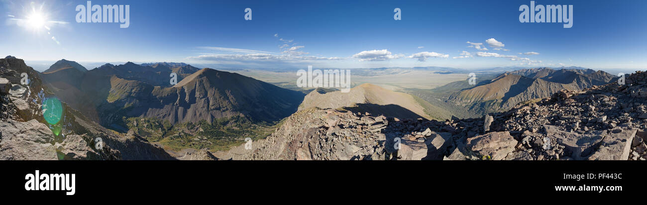 Panorama depuis près du sommet du pic Humboldt dans la gamme de Sangre de Cristo Colorado Banque D'Images