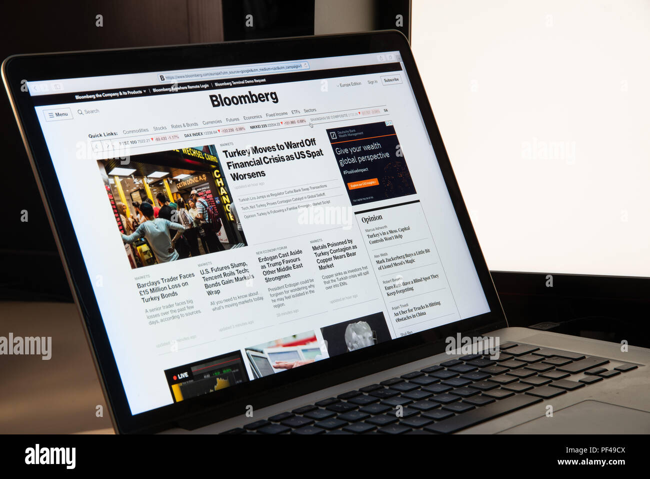 Milan, Italie - 15 août 2018 : Bloomberg LP banque en ligne Page d'accueil du site. Bloomberg LP logo visible. Banque D'Images