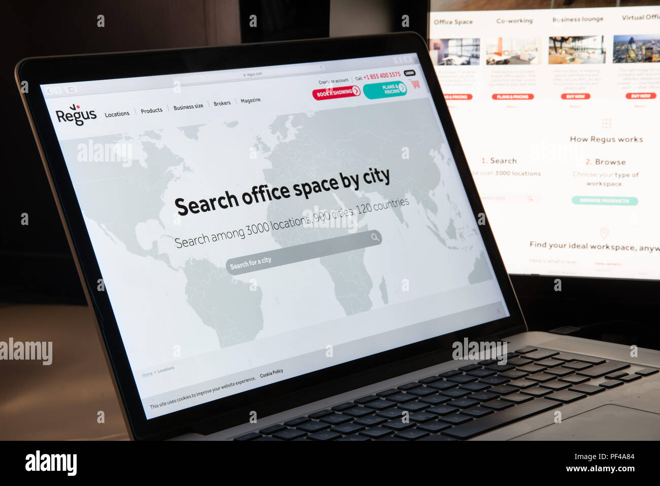 Milan, Italie - 15 août 2018 : Regus accueil du site. Logo Regus visible. Banque D'Images