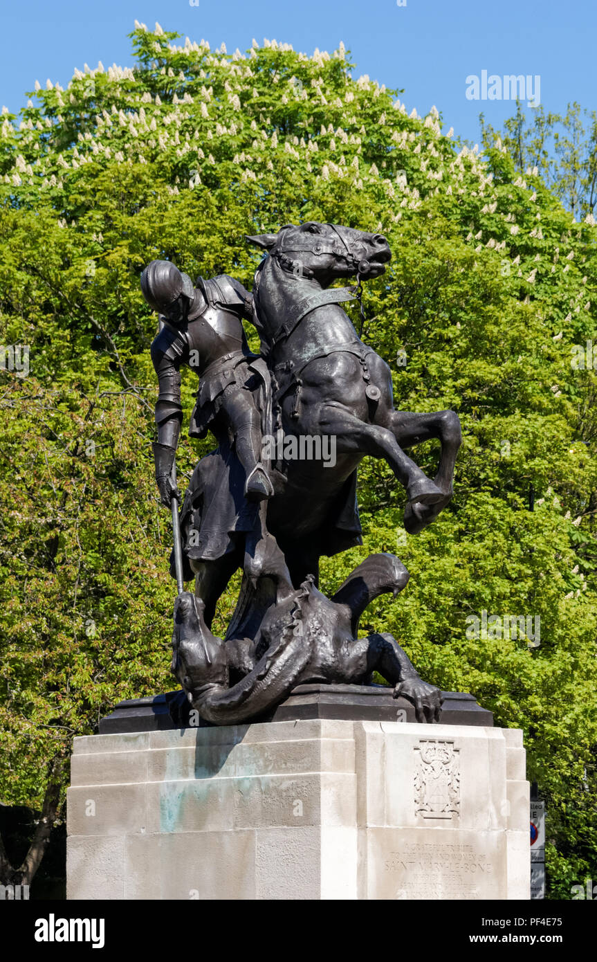 St. George et la statue du Dragon à Londres, Angleterre, Royaume-Uni Banque D'Images