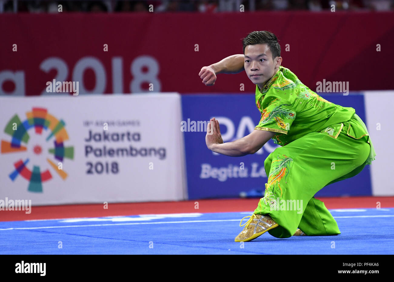 Jakarta. Août 19, 2018. Chanson Chi Kuan de Macao en Chine en compétition lors de la finale masculine de Changquan lors des 18e Jeux asiatiques à Jakarta, Indonésie, le 19 août 2018. Source : Xinhua/Yulong Pan/Alamy Live News Banque D'Images