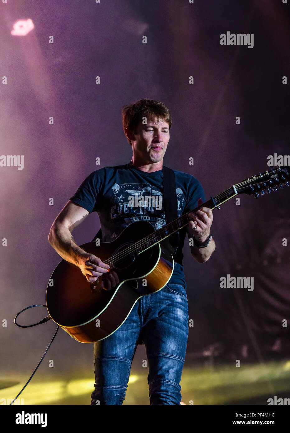 Allemagne, Cobourg, HUK Coburg Open Air - 18 août 2018 - Concert, James Blunt - Bild : James Blunt jouant son set à l'HUK Coburg Open Air 2018. Alamy Live News Entertainment / Crédit : Ryan Evans Crédit : Ryan Evans/Alamy Live News Banque D'Images