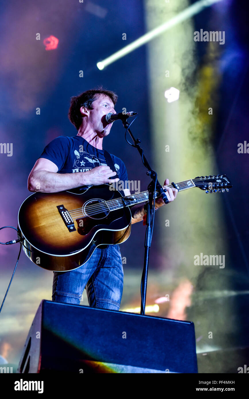 Allemagne, Cobourg, HUK Coburg Open Air - 18 août 2018 - Concert, James Blunt - Bild : James Blunt jouant son set à l'HUK Coburg Open Air 2018. Alamy Live News Entertainment / Crédit : Ryan Evans Crédit : Ryan Evans/Alamy Live News Banque D'Images