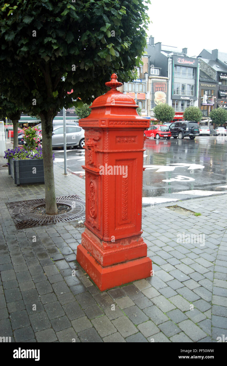 Old Post box, Bastogne, Belgique Banque D'Images