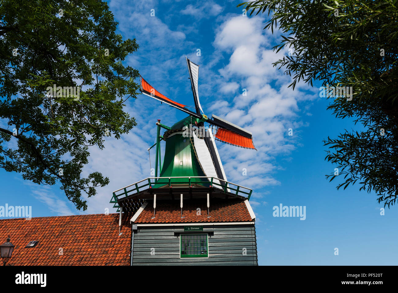 Dans les moulins à vent de Zaanse près d'Amsterdam en Hollande Banque D'Images