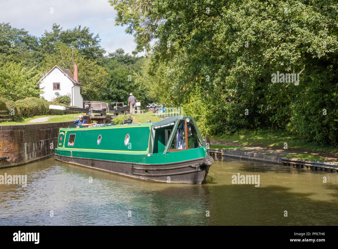Navigation de plaisance sur le Stratford Upon Avon Canal à Kingwood Junction, Lapworth, Warwickshire, England, UK Banque D'Images