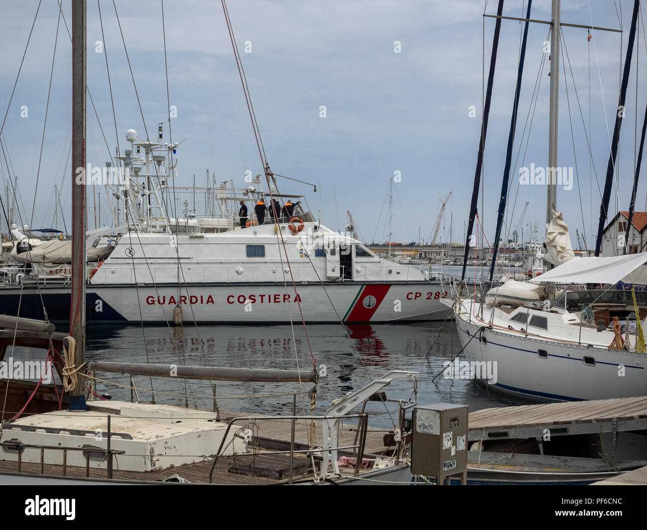 PALERME, SICILE, ITALIE - 21 MAI 2018: Yachts dans le port de plaisance du Vieux Port (la Cala) Banque D'Images