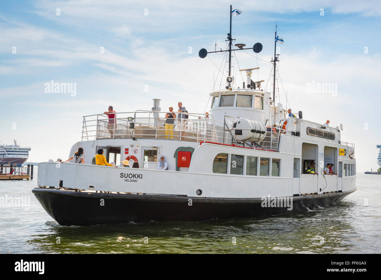 Ferry Helsinki Suomenlinna, vue en été du bateau utilisé pour le transport de personnes entre l'île de Suomenlinna et la ville de Helsinki, Finlande. Banque D'Images