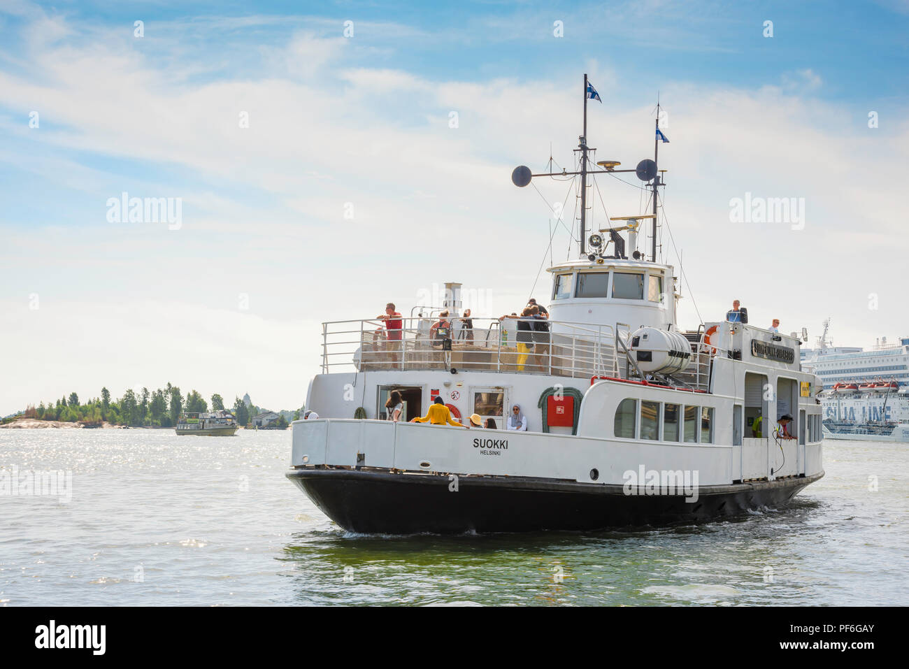Ferry Helsinki Suomenlinna, vue en été du bateau utilisé pour le transport de personnes entre l'île de Suomenlinna et la ville d'Helsinki, Finlande Banque D'Images
