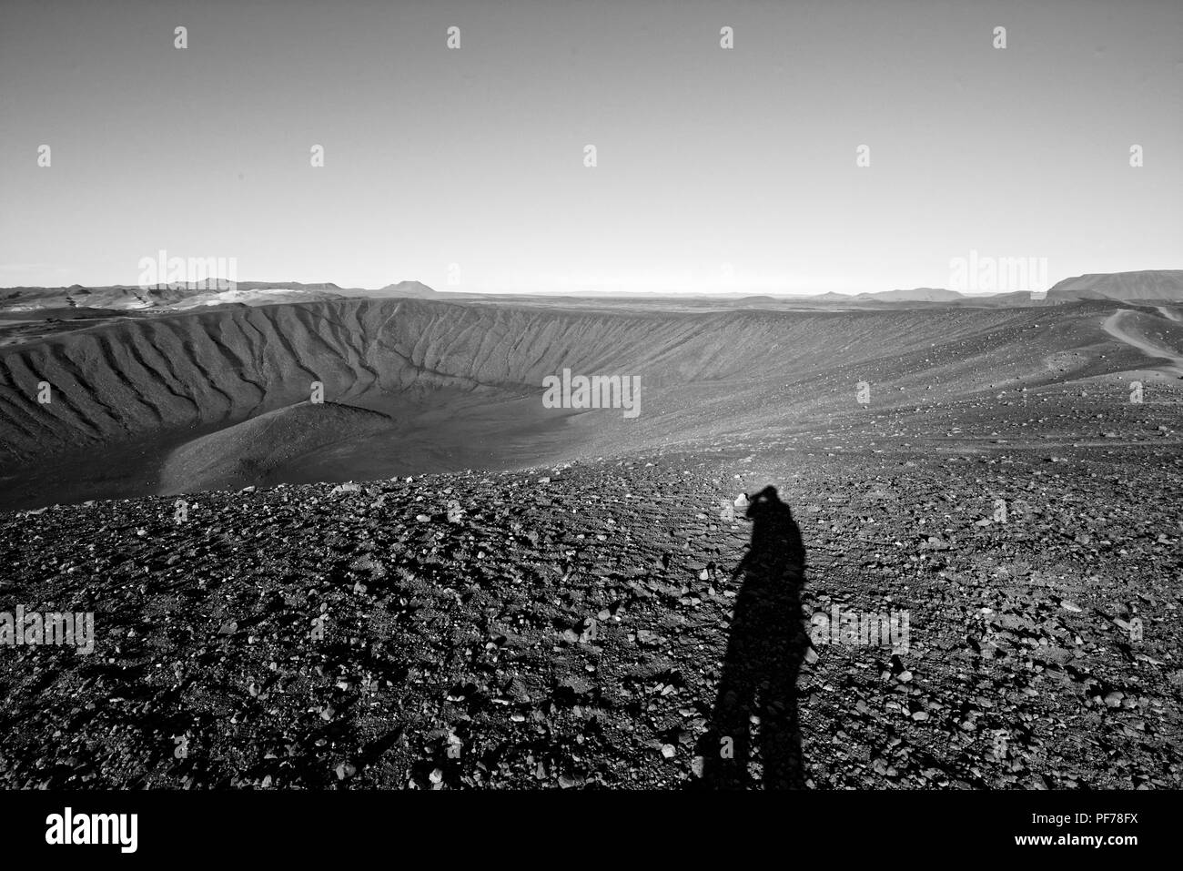 Cratère Hverfjall près du lac Myvatn en Islande, l'un des plus grands cratères volcaniques dans le monde avec un diamètre de près de 800m en haut Banque D'Images
