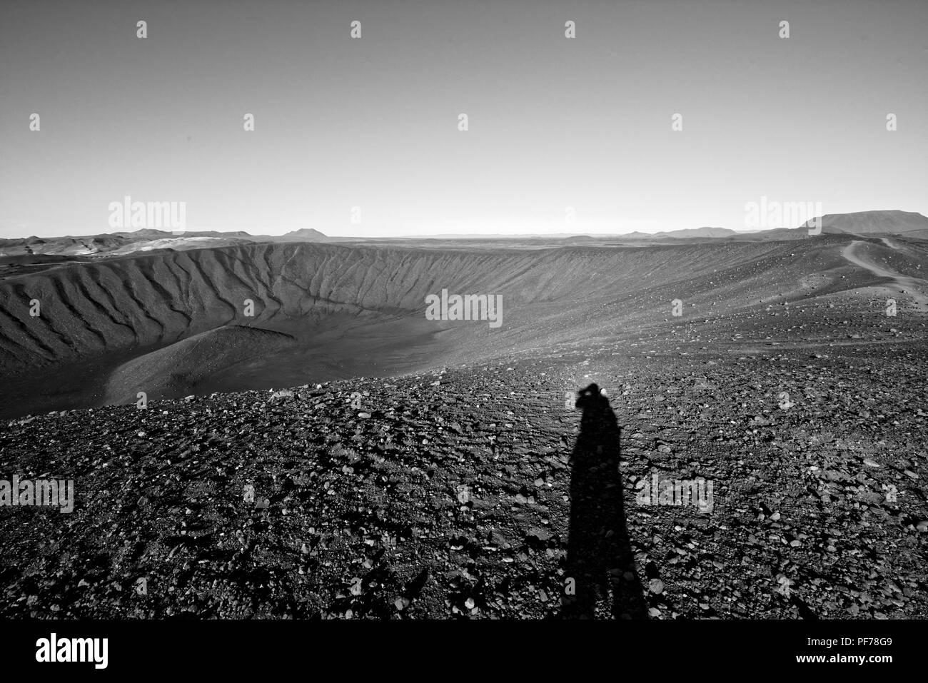 Cratère Hverfjall près du lac Myvatn en Islande, l'un des plus grands cratères volcaniques dans le monde avec un diamètre de près de 800m en haut Banque D'Images